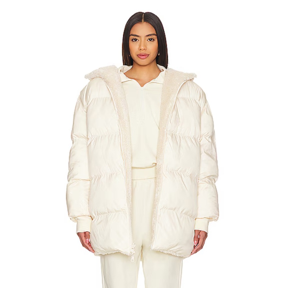 WellBeing + BeingWell Poppy Reversible Puffer in Swan White SIZE MEDIUM